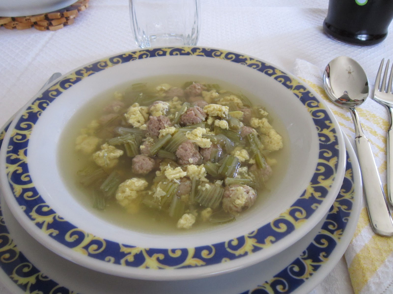 Brodo di cardone con le pallottine  — Abruzzo
