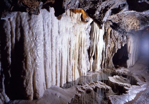 Windhöhle - Fornovolasco | Secret World Trip Planner