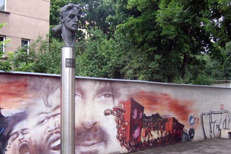 Frank Zappa kuju Vilniuses - Vilnius | Secret World Trip Planner