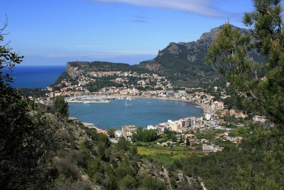 La ciudad de Sóller y su puerto - Sóller | Secret World Trip Planner