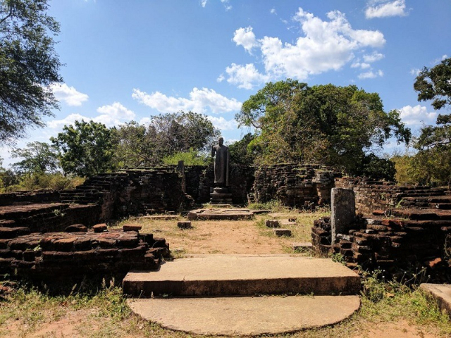 Templo budista de Velgam Vehera - velgamwehera | Secret World Trip Planner