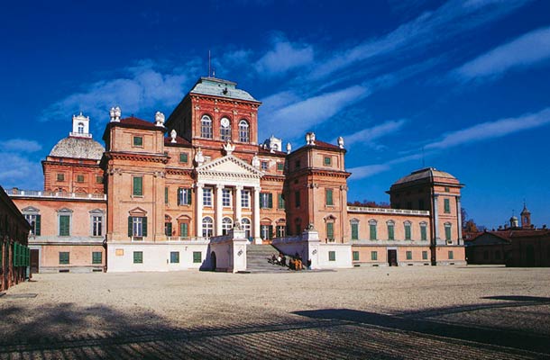 Racconigi ၏တော်ဝင်ရဲတိုက် - Racconigi | Secret World Trip Planner