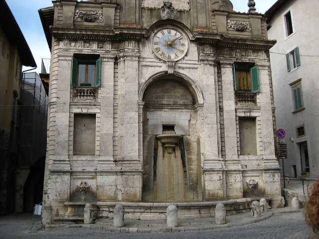 Market Square Fountain - Spoleto | Secret World Trip Planner