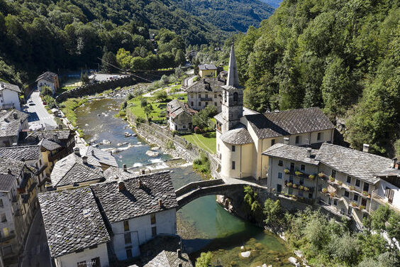 Il Ponte di Fontainemore - Fontainemore | Secret World Trip Planner