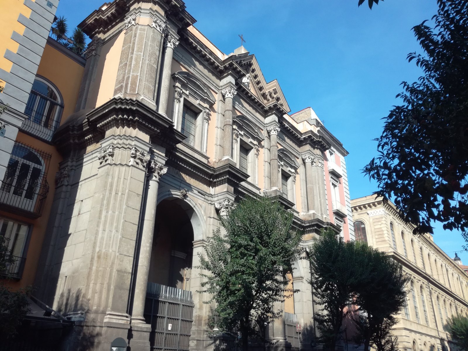 Jána Krstiteľa mníšok - Napoli | Secret World Trip Planner