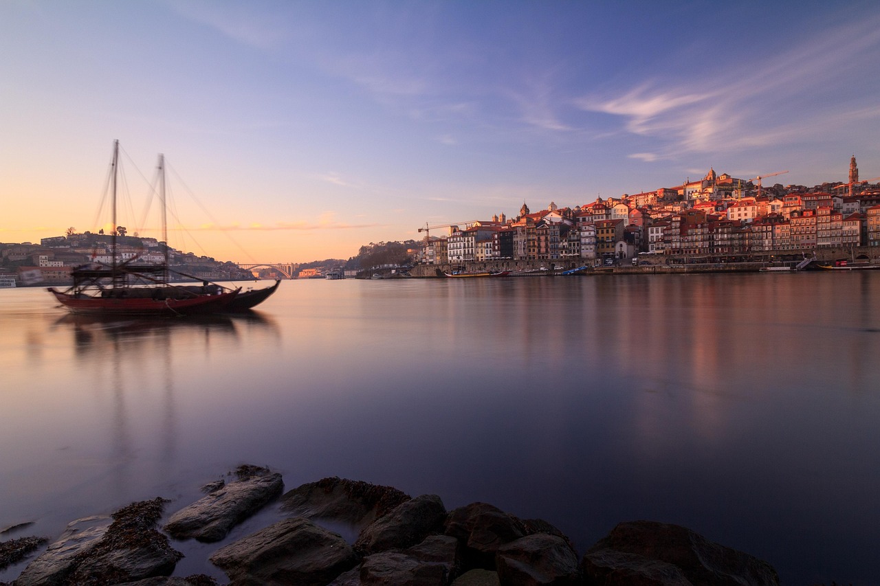 El vino de Oporto es el alma de toda la región de Oporto y del Duero. - Porto | Secret World Trip Planner