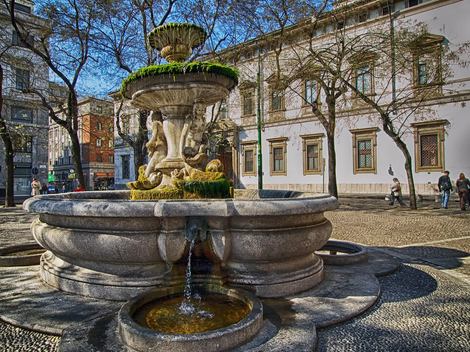 Milaan / Piermarini Fontein - Milano | Secret World Trip Planner