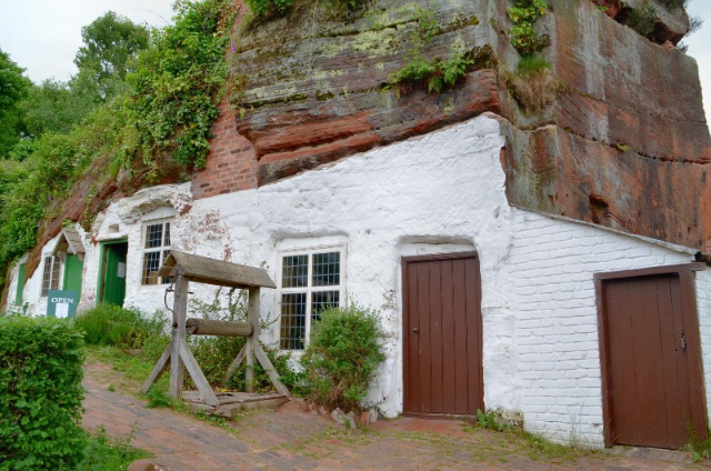 Les Maisons du Rock, Stourbridge - Kinver | Secret World Trip Planner