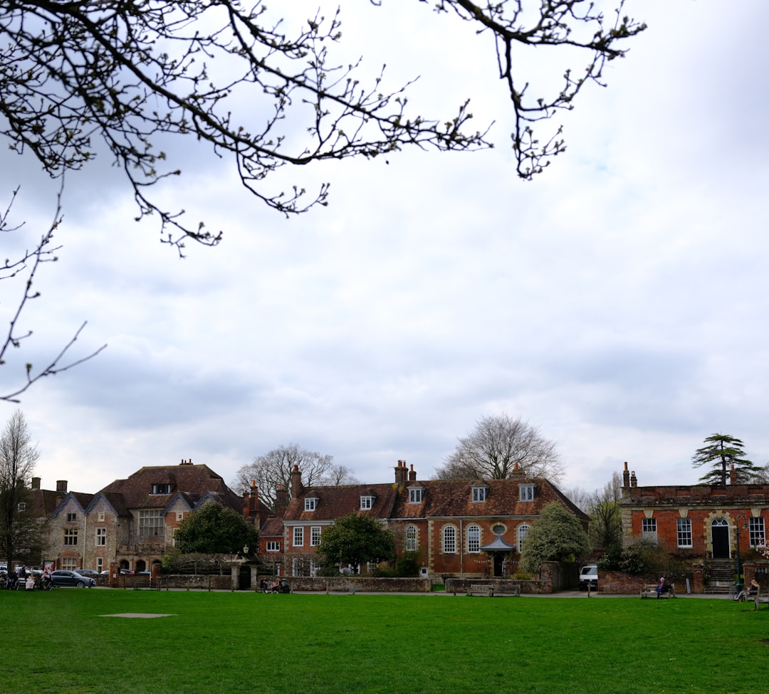 El Jardín Secreto de Salisbury: un proyecto comunitario único - Mill Rd | Secret World Trip Planner