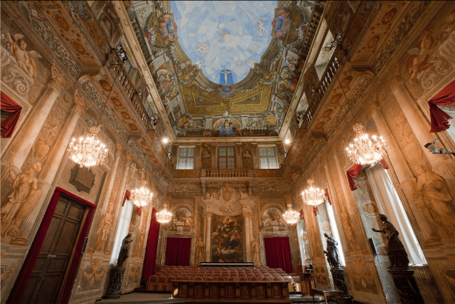 Šest neuvěřitelných soch v Aula Magna - Genova | Secret World Trip Planner