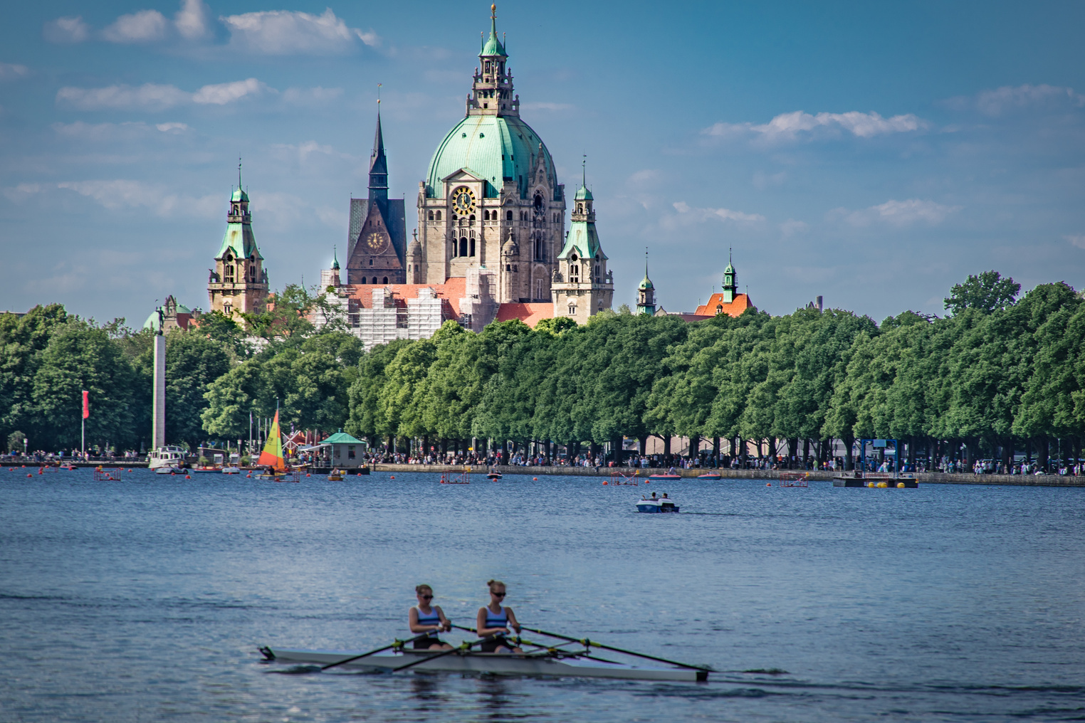 Lago Maschsee - Hanover | Secret World Trip Planner