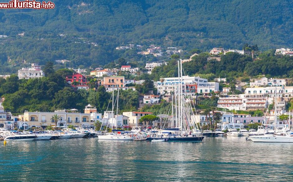 Ischia | Casamicciola y el bonito Puerto | Secret World Trip Planner