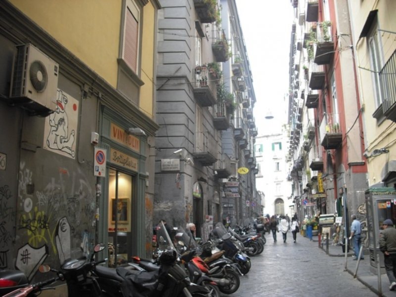 Senovės naftos cisterna - Napoli | Secret World Trip Planner