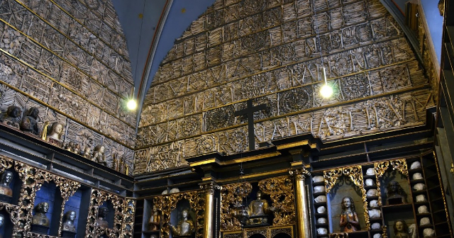 ケルン、聖ウルスラ教会納骨堂 - Köln | Secret World Trip Planner