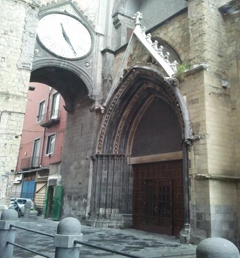 Sant'Eligio अल Mercato को चर्च - Napoli | Secret World Trip Planner