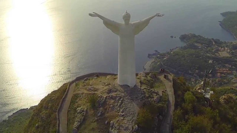Kristus z Maratey - Statua del Cristo Redentore | Secret World Trip Planner