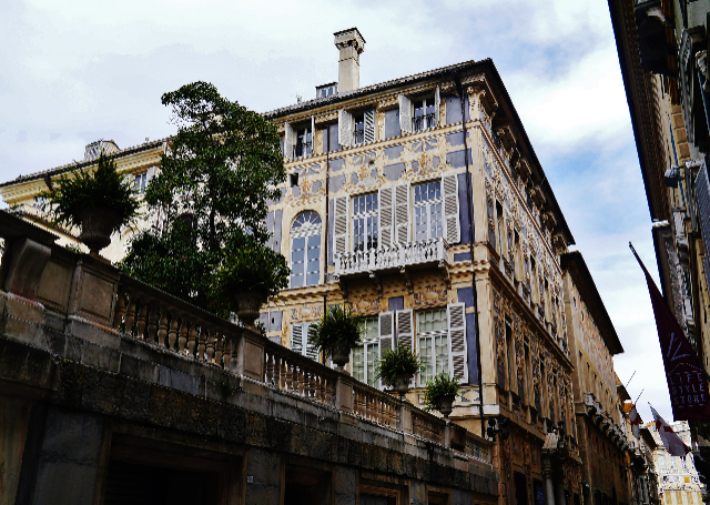 Palazzo Podesta болон түүний үзэсгэлэнт цэцэрлэг - Genova | Secret World Trip Planner