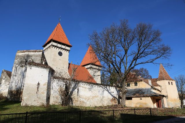 L'église fortifiée de Dealu Frumos - Dealu Frumos | Secret World Trip Planner