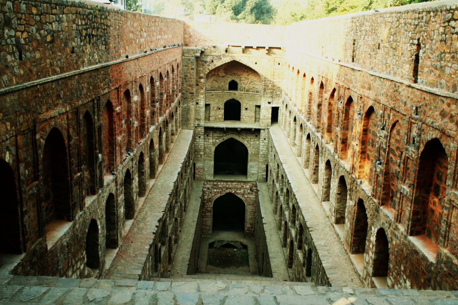 Agrasen Ki Baoli | A Haunted helmuga - New Delhi | Secret World Trip Planner