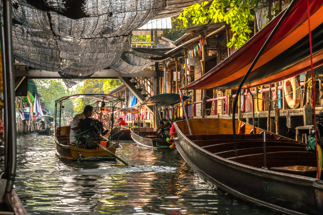 Schwimmender Markt Khlong Lat Mayom - Khet Taling Chan | Secret World Trip Planner
