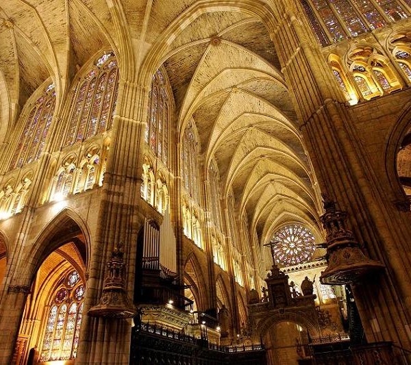 Kathedrale von León - León | Secret World Trip Planner