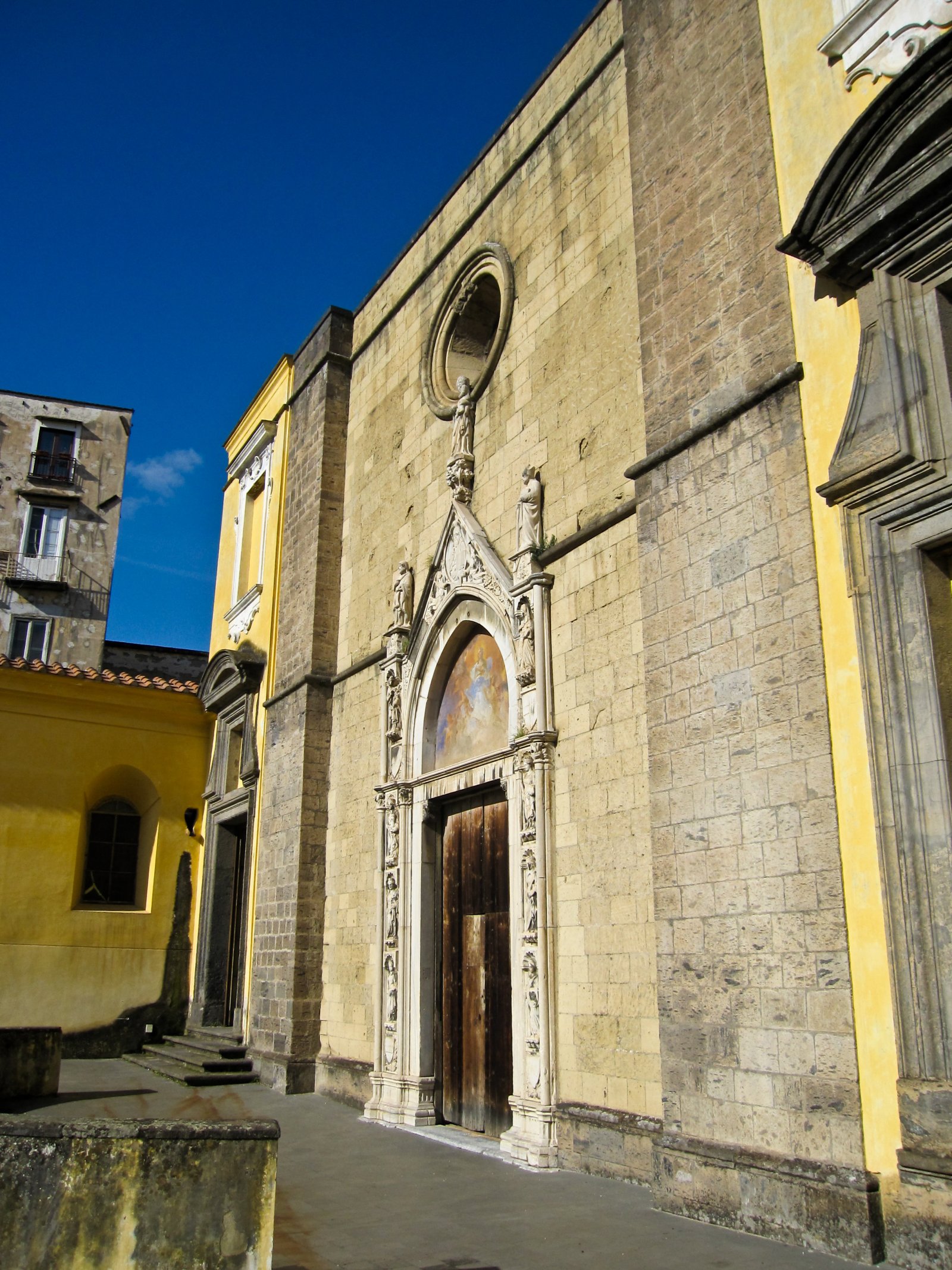 Neapelj: cerkev San Giovannija v Carbonari - Napoli | Secret World Trip Planner
