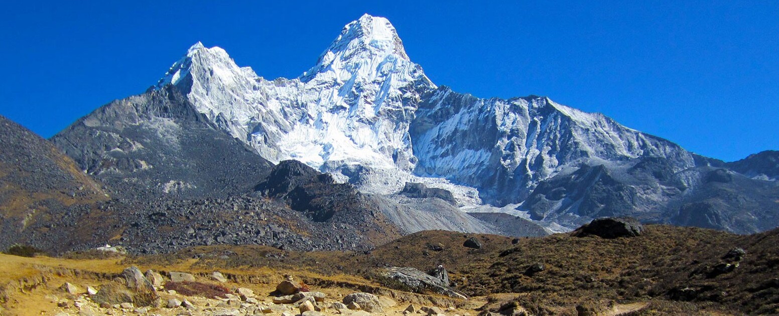 Ama Dablam la montagna sacre dell'Himalaya — Khumjung
