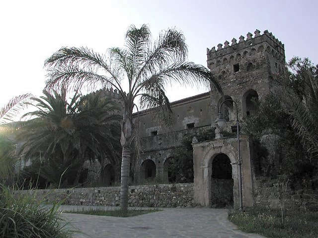 Château de Vinciprova - Pioppi | Secret World Trip Planner