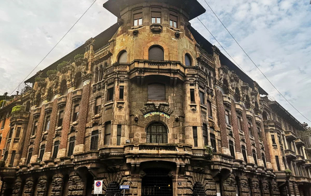 பலாஸ்ஸோ பெர்ரி மேரேகல்லி - Milano | Secret World Trip Planner