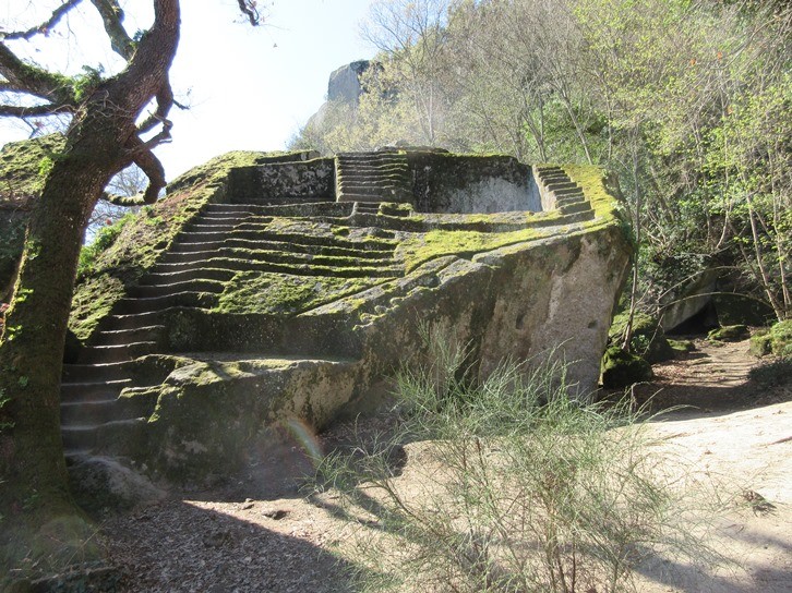 Etruscan Kim Tự Tháp  - Bomarzo | Secret World Trip Planner