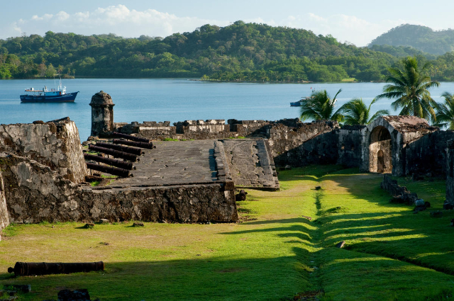 La ciudad de Portobelo - Distretto di Portobelo | Secret World Trip Planner