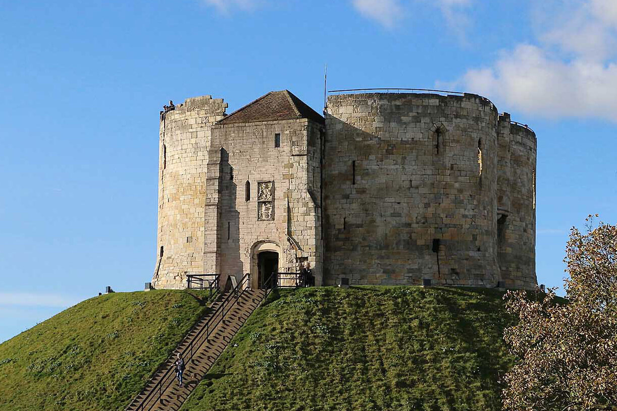 La Torre de Clifford - Clifford's Tower | Secret World Trip Planner