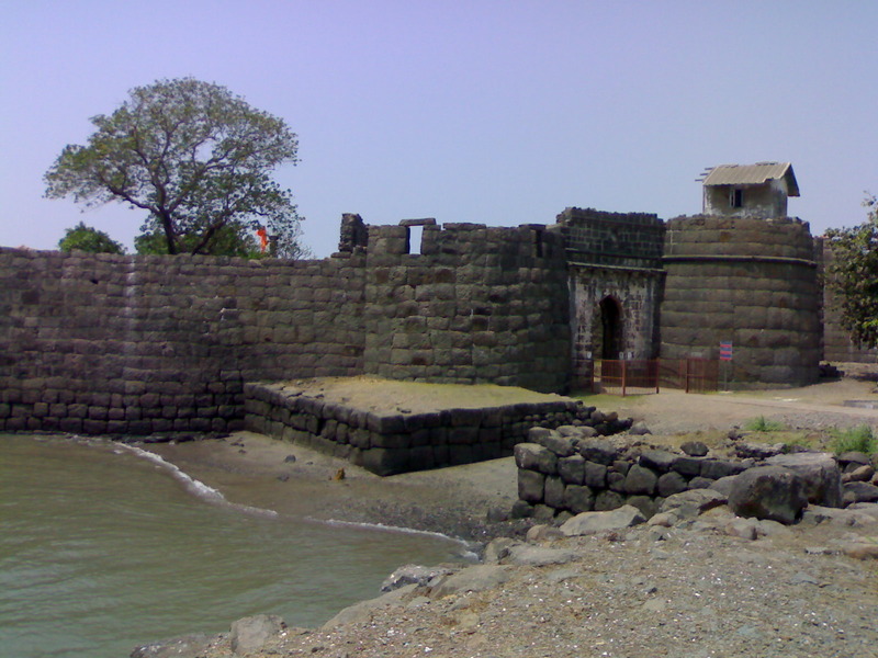 Una obra maestra de la arquitectura maratha: El Fuerte Kolaba - Alibag | Secret World Trip Planner