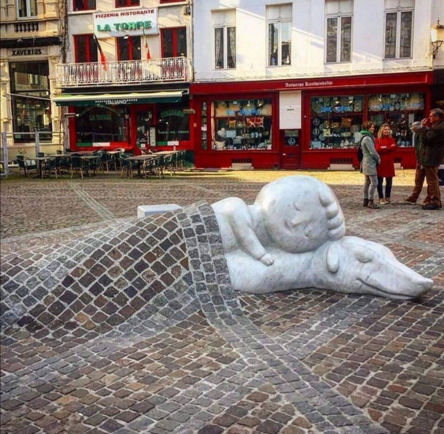 নেলো এবং প্যাট্রাশের মূর্তি - Antwerpen | Secret World Trip Planner