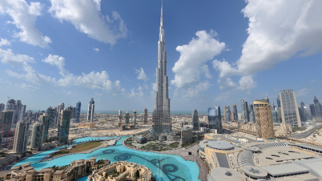 Burj Xalifa - Dubai | Secret World Trip Planner