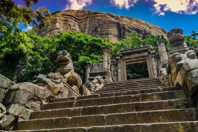 Fortaleza de Yapahuwa - Maho | Secret World Trip Planner