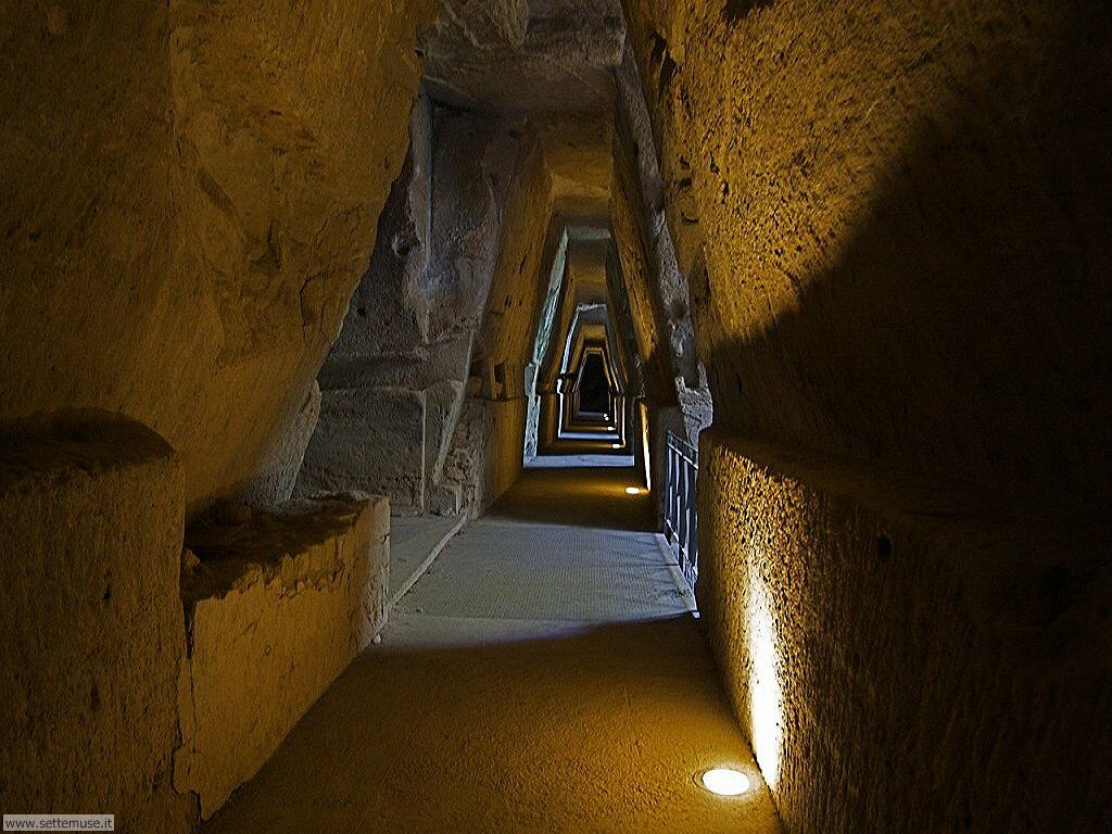 Sybils Höhle - Monterusciello | Secret World Trip Planner