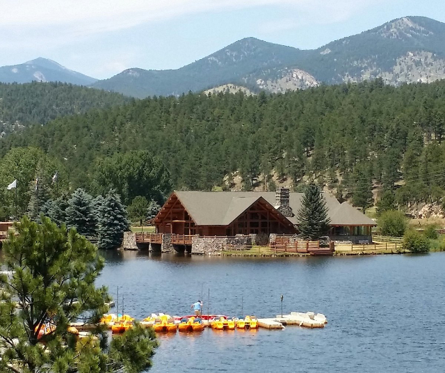 Vert d'eau - Evergreen | Secret World Trip Planner