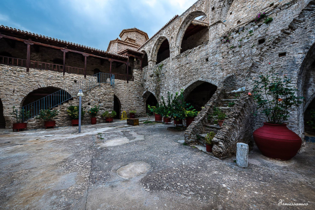 Monastère de Panagia Vrontiani - Moni Vronta | Secret World Trip Planner