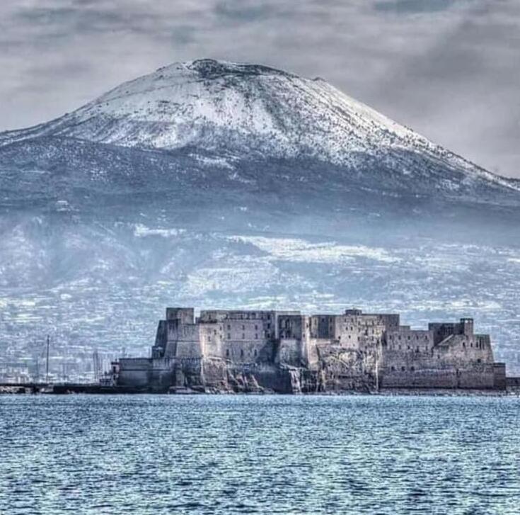 Кокто, Неапол и Дио - Napoli | Secret World Trip Planner