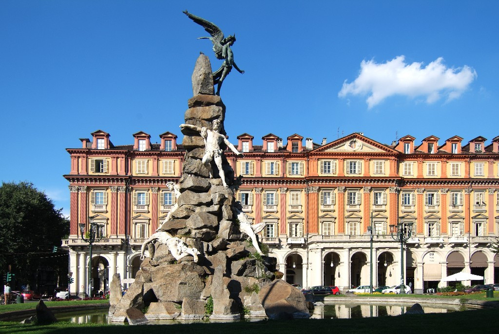 Fontana tunela Inninisin - Torino | Secret World Trip Planner