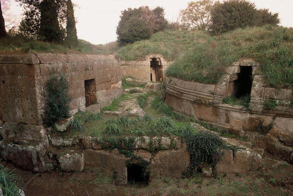 Necrópolis etrusca de Sovana - Sovana | Secret World Trip Planner