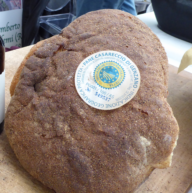 Pâine Casareccio de la Genzano IGP - Genzano di Roma | Secret World Trip Planner
