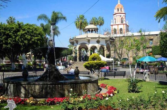 Tlaquepaque that means “place above clay land” — Tlaquepaque