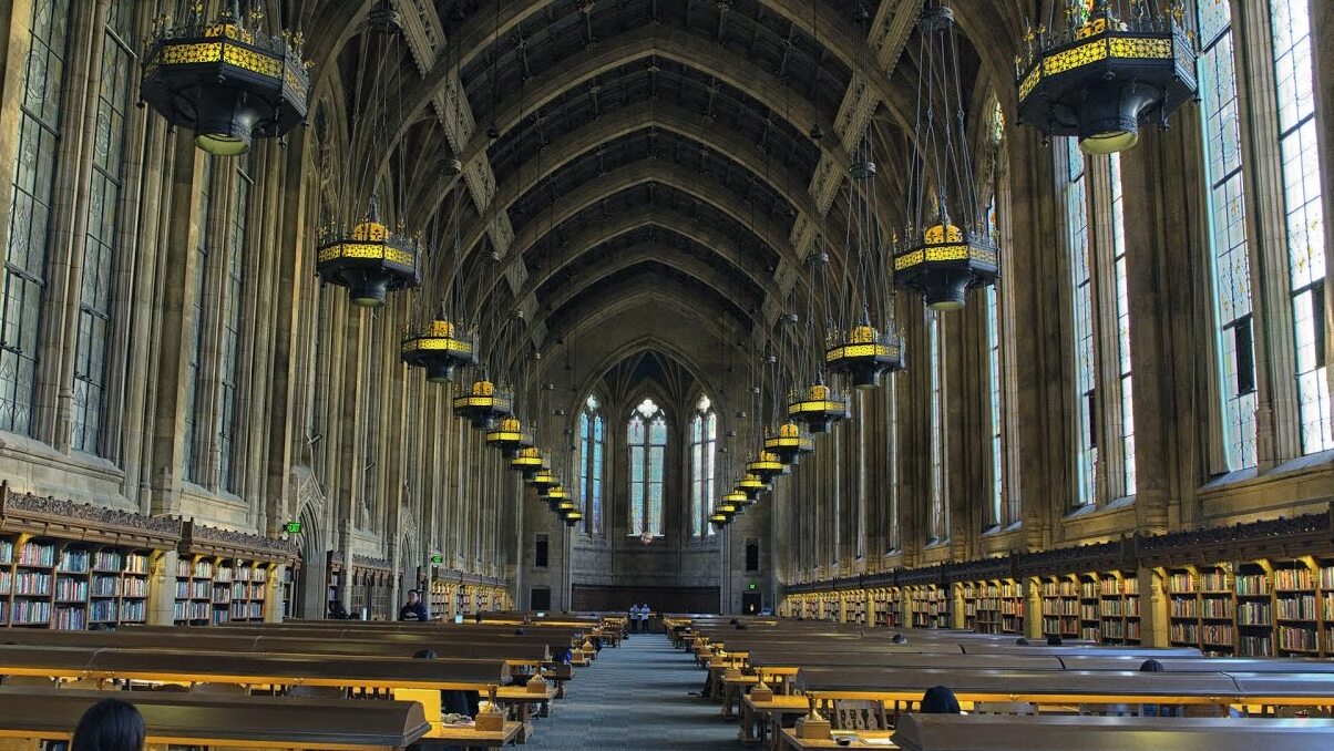 Universidad de Washington en Seattle: Biblioteca Suzzallo - Seattle | Secret World Trip Planner