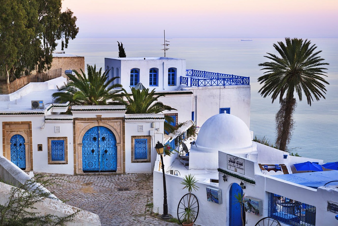 Sidi Bou Said är målade nästan helt blått och vitt - Sidi Bou Said | Secret World Trip Planner