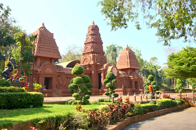 Wat Tham Pu Wa — Nong Ya