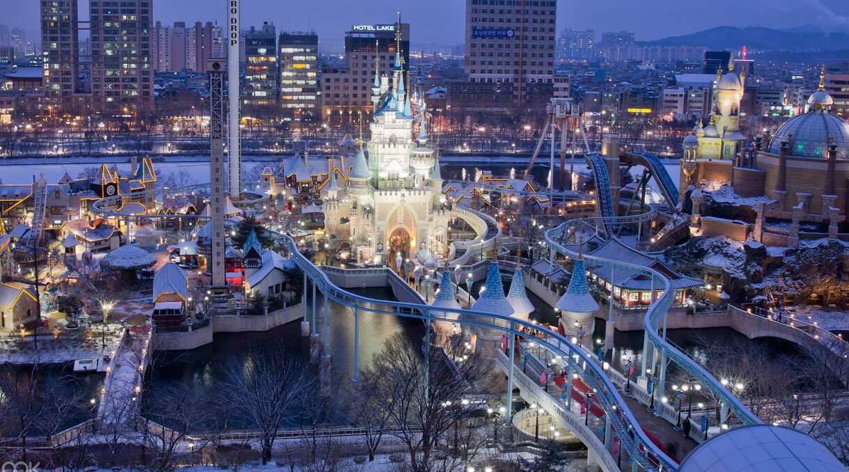 Lotte World is Seoul’s largest recreation complex - Songpa-gu | Secret World Trip Planner