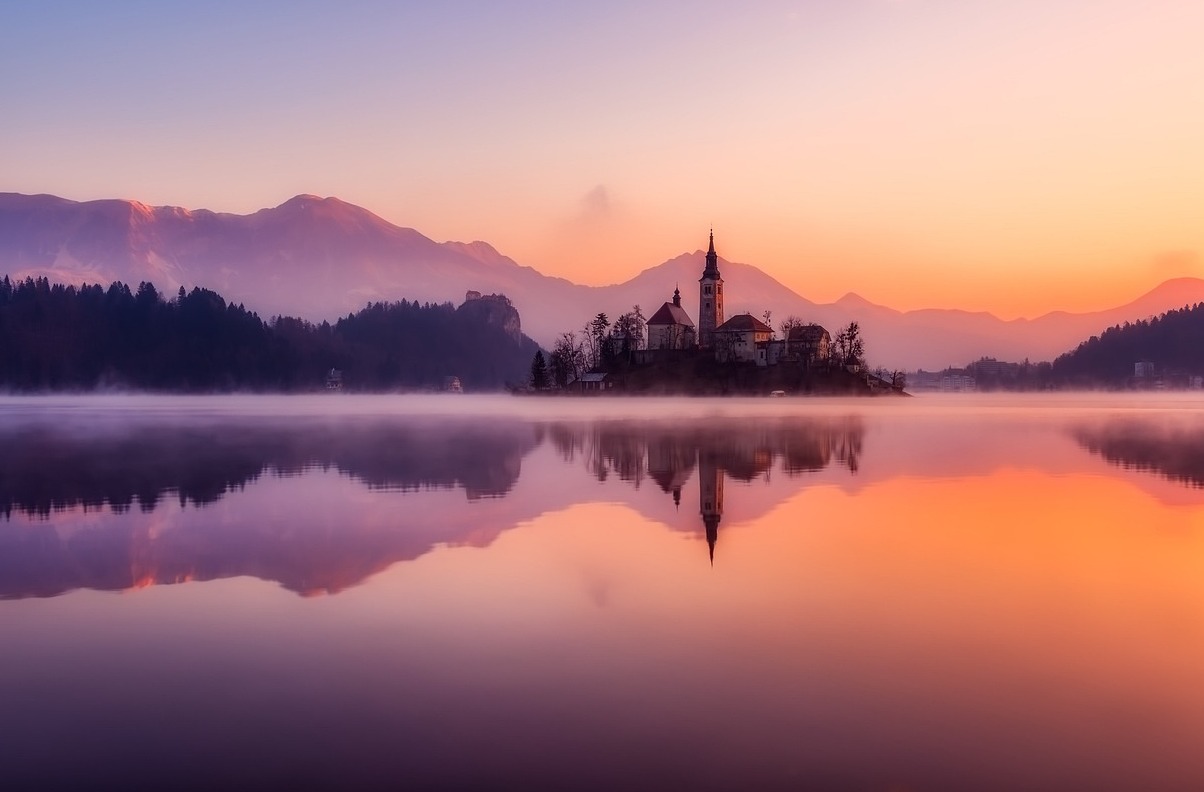 Bled Gaztelua da, agian zaharrena gaztelua Eslovenian - Grajska cesta | Secret World Trip Planner