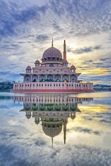 The Putra Mosque - Secret World — Putrajaya